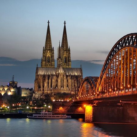 Hotel Moji Koeln Sieversstrasse Екстериор снимка