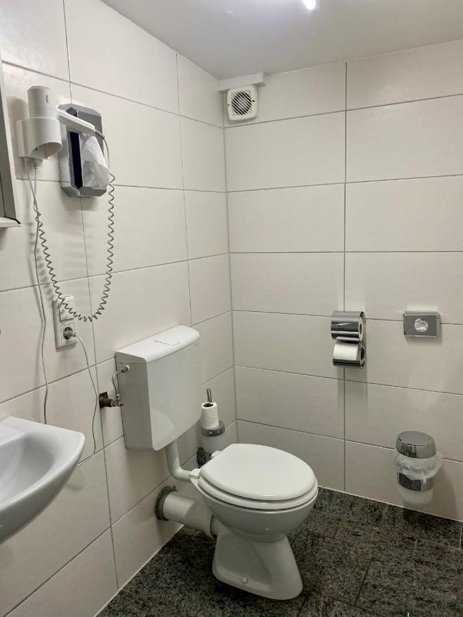 Hotel Moji Koeln Sieversstrasse Екстериор снимка