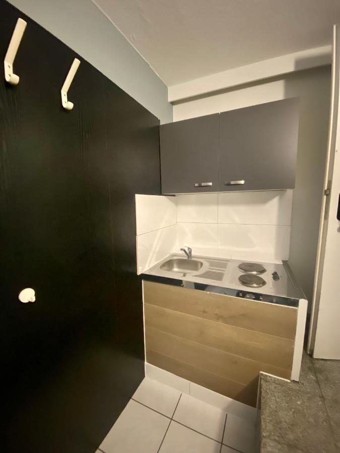 Hotel Moji Koeln Sieversstrasse Екстериор снимка