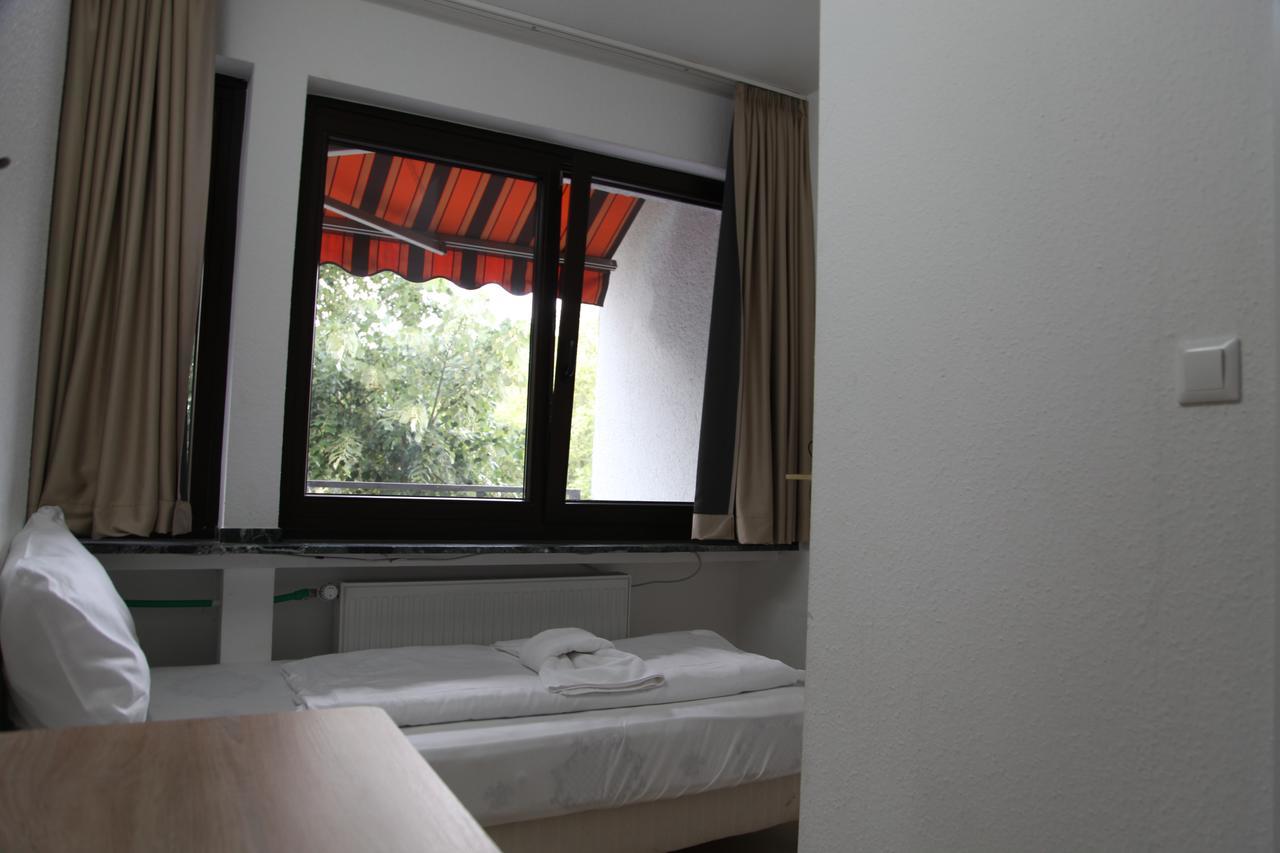 Hotel Moji Koeln Sieversstrasse Екстериор снимка