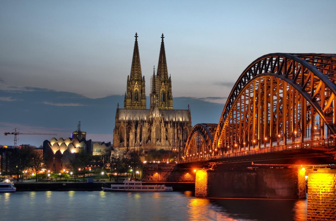 Hotel Moji Koeln Sieversstrasse Екстериор снимка