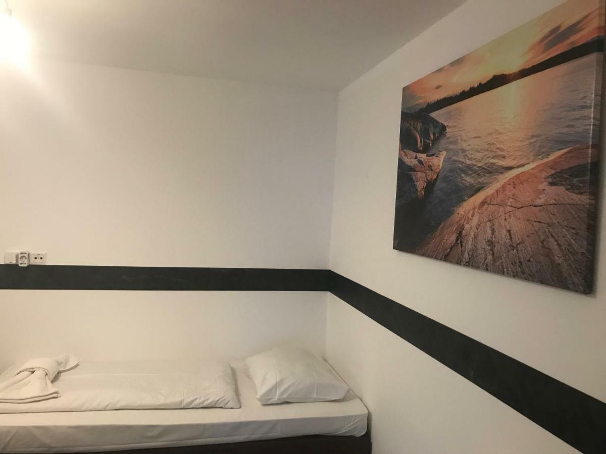 Hotel Moji Koeln Sieversstrasse Екстериор снимка